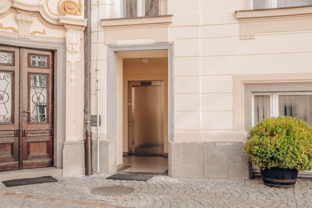 Magnificent Historical Penthouse In The Heart Of Prague Apartment ภายนอก รูปภาพ